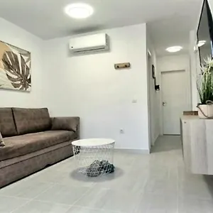 https://cardon-jandia-2a.in-canary-islands.com